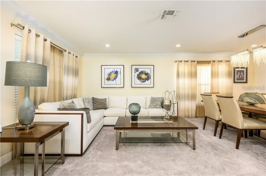 En Venta: $475,000 (4 camas, 2 baños, 2476 Pies cuadrados)