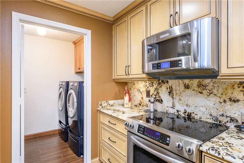 En Venta: $475,000 (4 camas, 2 baños, 2476 Pies cuadrados)