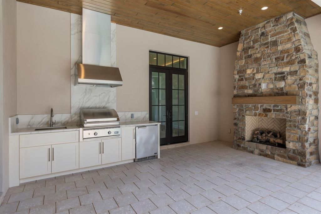 For Sale: $8,995,000 (5 beds, 5 baths, 4742 Square Feet)