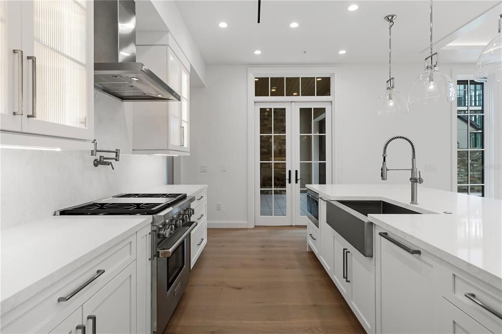 For Sale: $8,995,000 (5 beds, 5 baths, 4742 Square Feet)