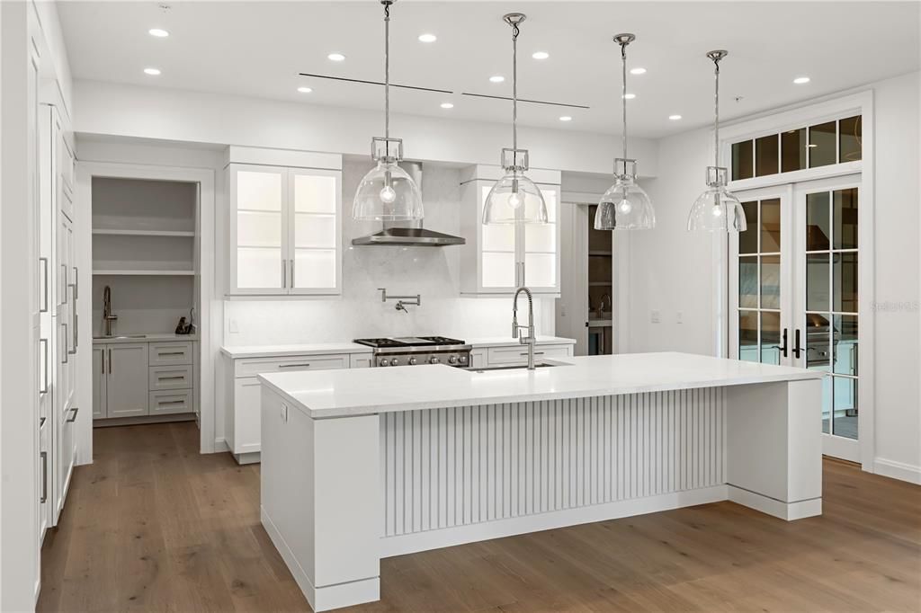For Sale: $8,995,000 (5 beds, 5 baths, 4742 Square Feet)