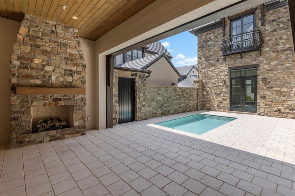 For Sale: $8,995,000 (5 beds, 5 baths, 4742 Square Feet)