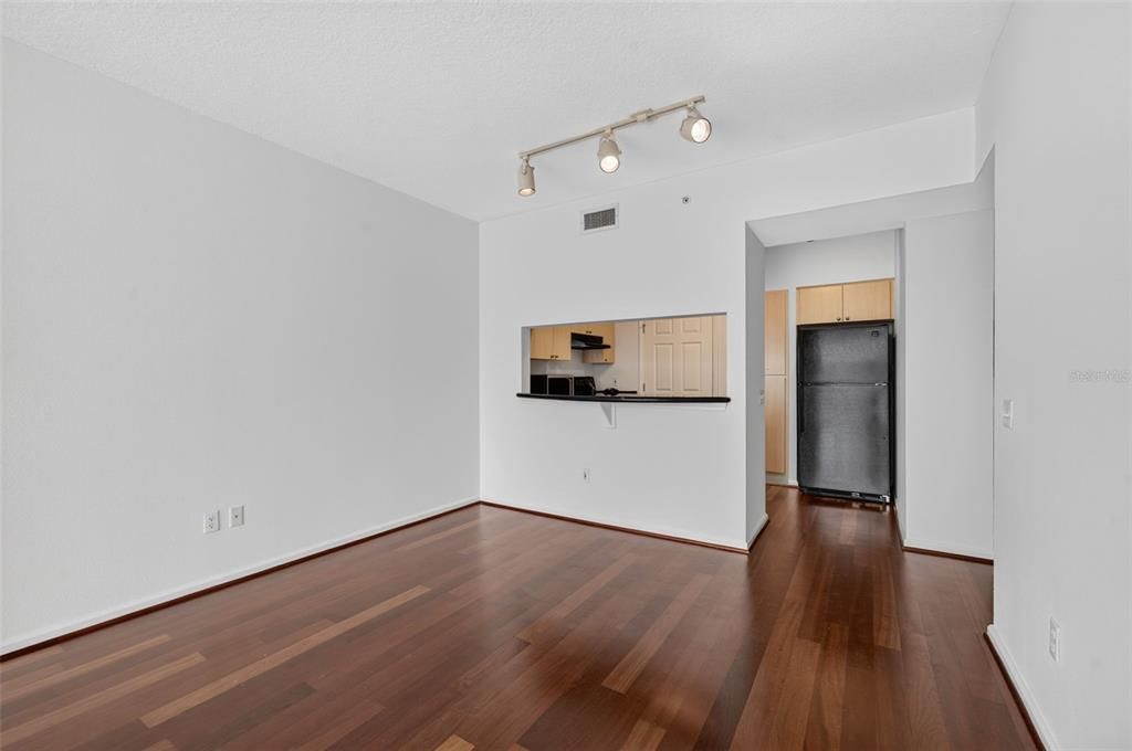 En Venta: $368,000 (2 camas, 2 baños, 1157 Pies cuadrados)