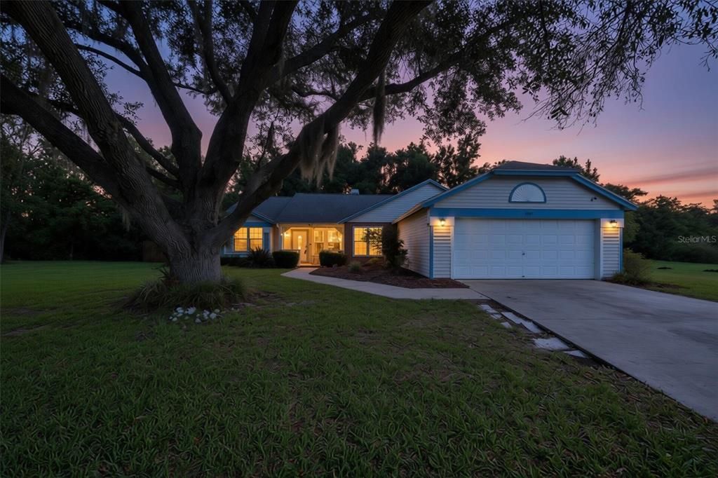 For Sale: $330,000 (4 beds, 2 baths, 1910 Square Feet)