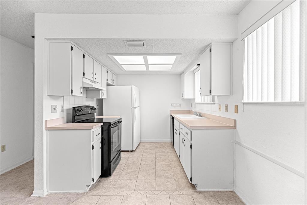 En Venta: $179,900 (2 camas, 2 baños, 988 Pies cuadrados)