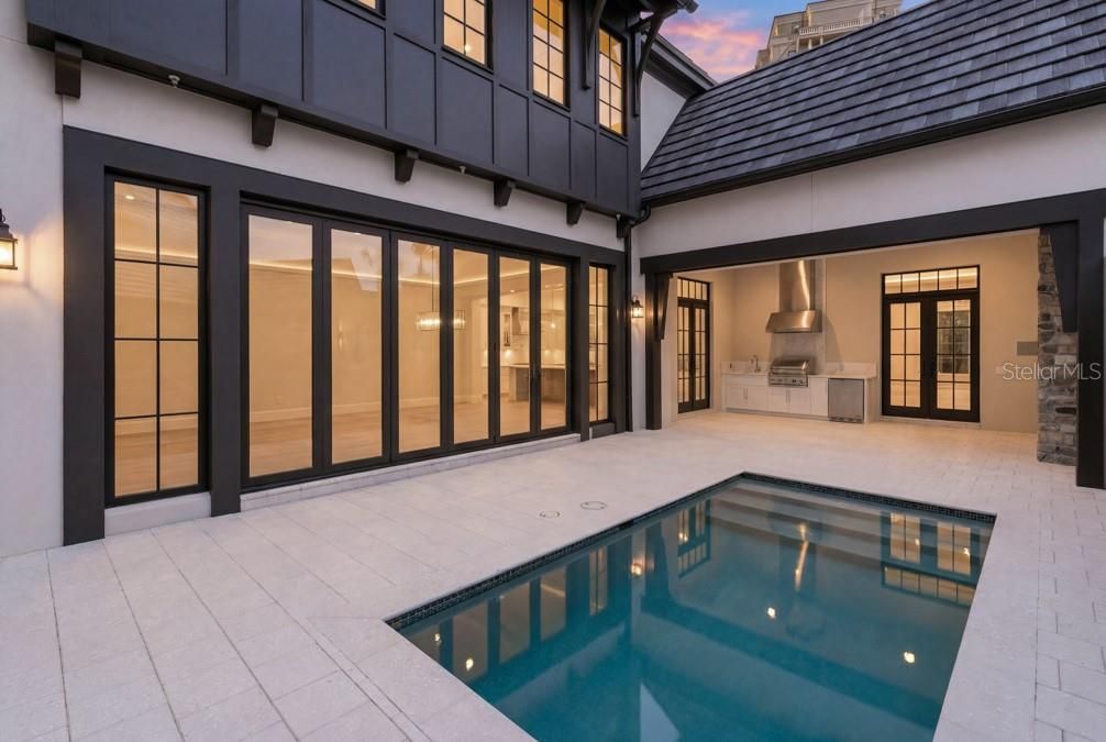 En Venta: $8,395,000 (4 camas, 4 baños, 4592 Pies cuadrados)