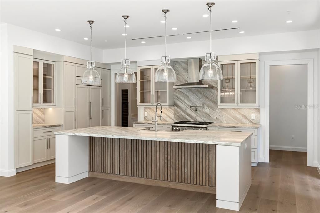 En Venta: $8,395,000 (4 camas, 4 baños, 4592 Pies cuadrados)