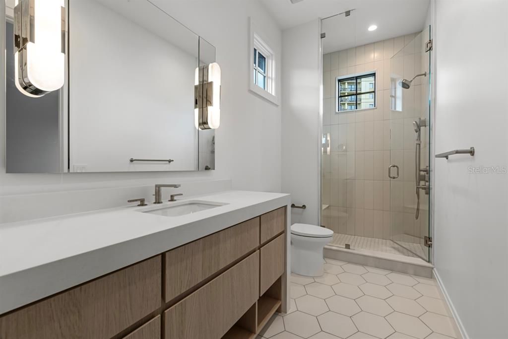 En Venta: $8,395,000 (4 camas, 4 baños, 4592 Pies cuadrados)