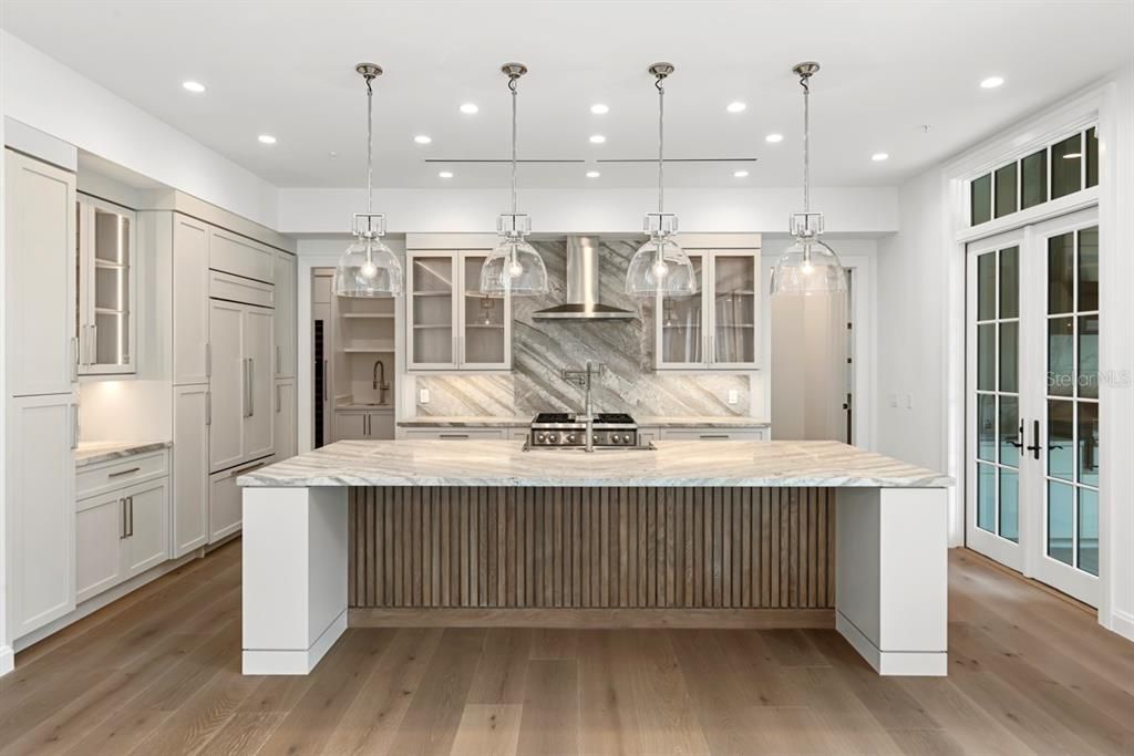 En Venta: $8,395,000 (4 camas, 4 baños, 4592 Pies cuadrados)