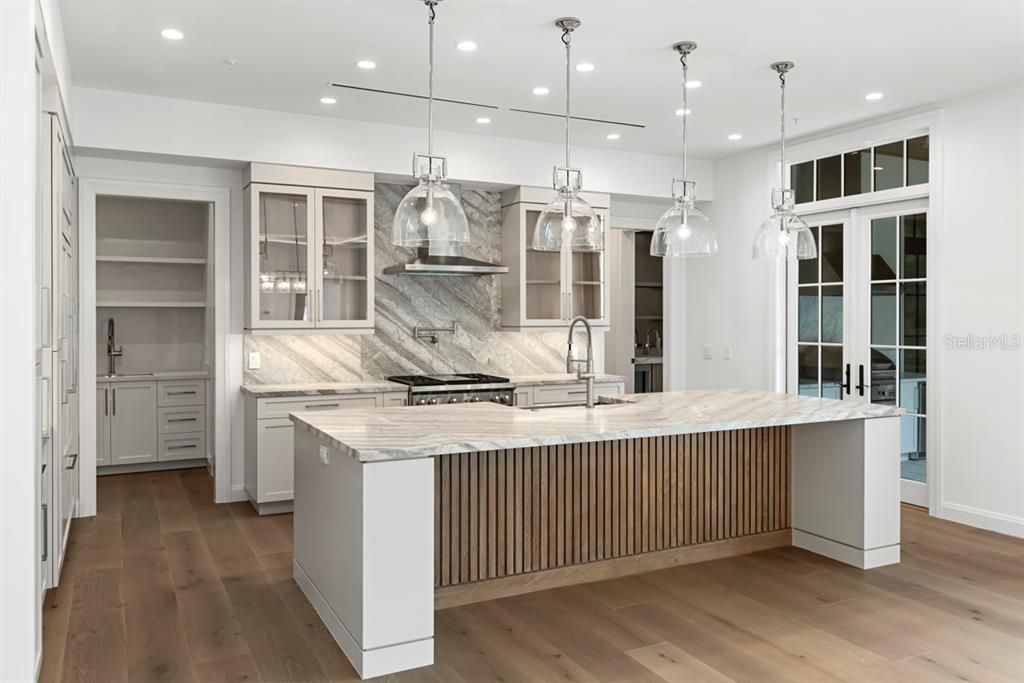En Venta: $8,395,000 (4 camas, 4 baños, 4592 Pies cuadrados)