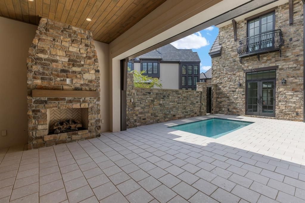En Venta: $8,395,000 (4 camas, 4 baños, 4592 Pies cuadrados)