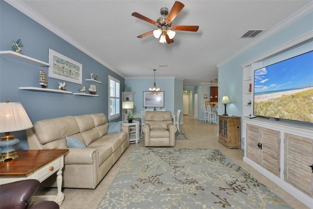 Active With Contract: $310,000 (2 beds, 2 baths, 1523 Square Feet)