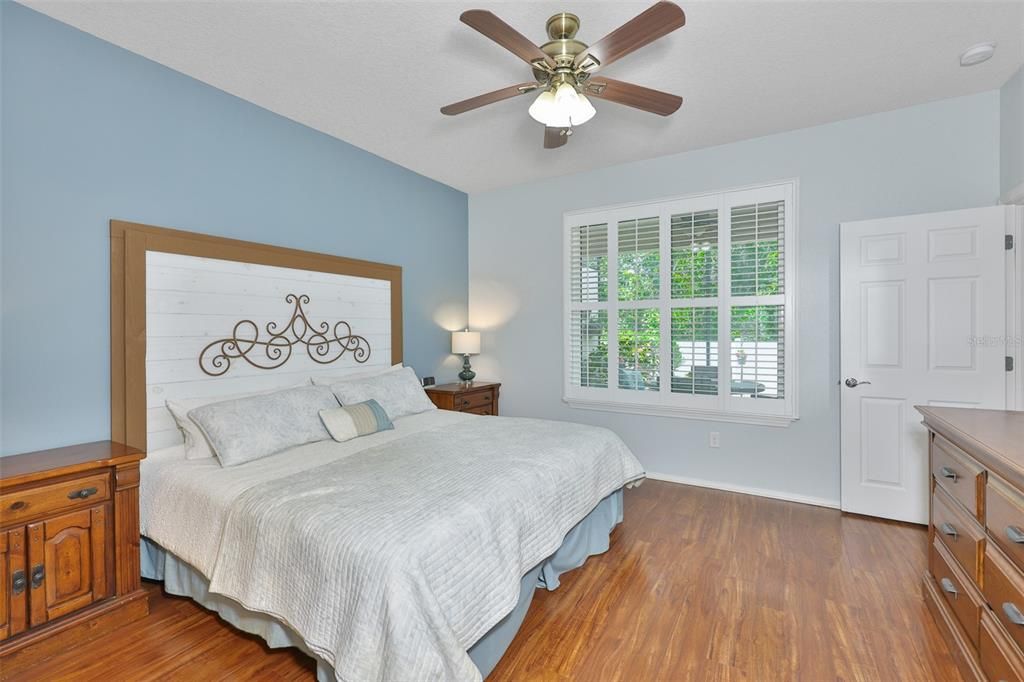 Active With Contract: $310,000 (2 beds, 2 baths, 1523 Square Feet)