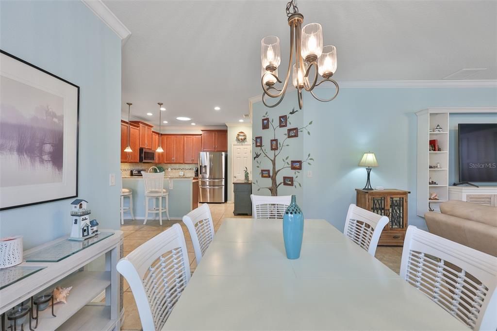 Active With Contract: $310,000 (2 beds, 2 baths, 1523 Square Feet)