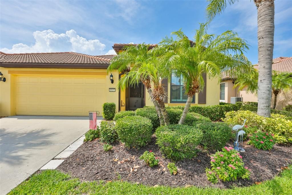 Active With Contract: $310,000 (2 beds, 2 baths, 1523 Square Feet)
