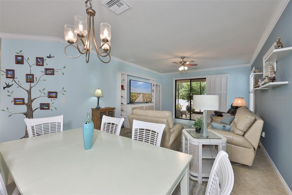 Active With Contract: $310,000 (2 beds, 2 baths, 1523 Square Feet)