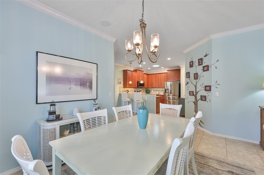 Active With Contract: $310,000 (2 beds, 2 baths, 1523 Square Feet)