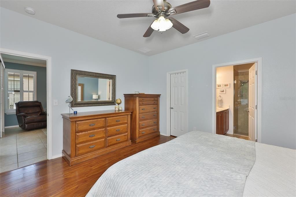 Active With Contract: $310,000 (2 beds, 2 baths, 1523 Square Feet)
