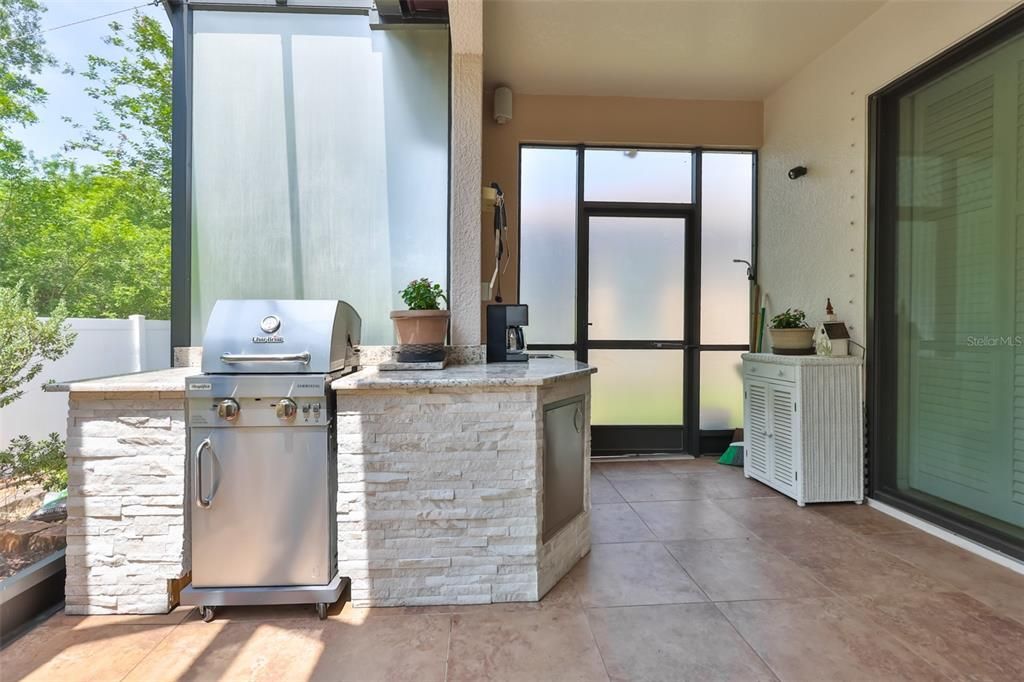 Active With Contract: $310,000 (2 beds, 2 baths, 1523 Square Feet)
