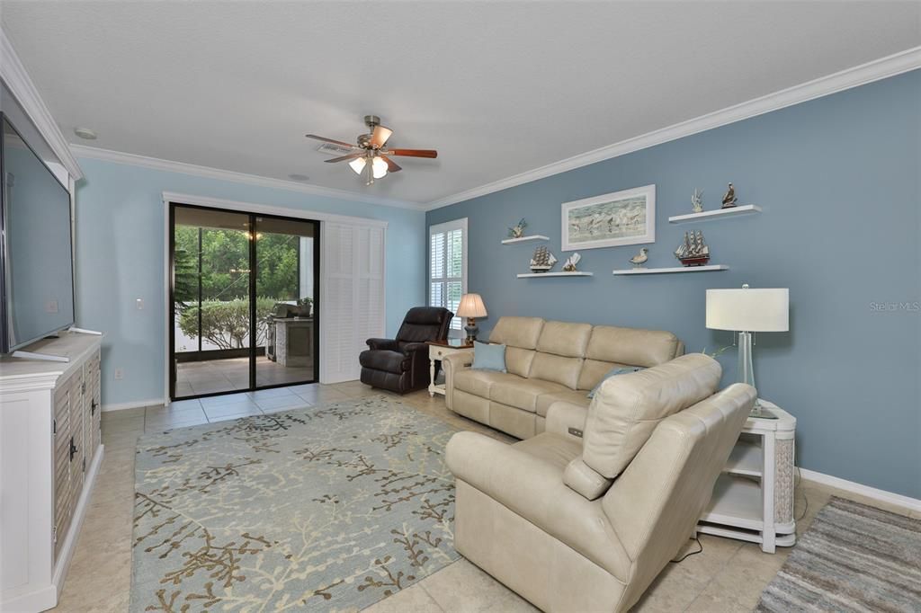 Active With Contract: $310,000 (2 beds, 2 baths, 1523 Square Feet)
