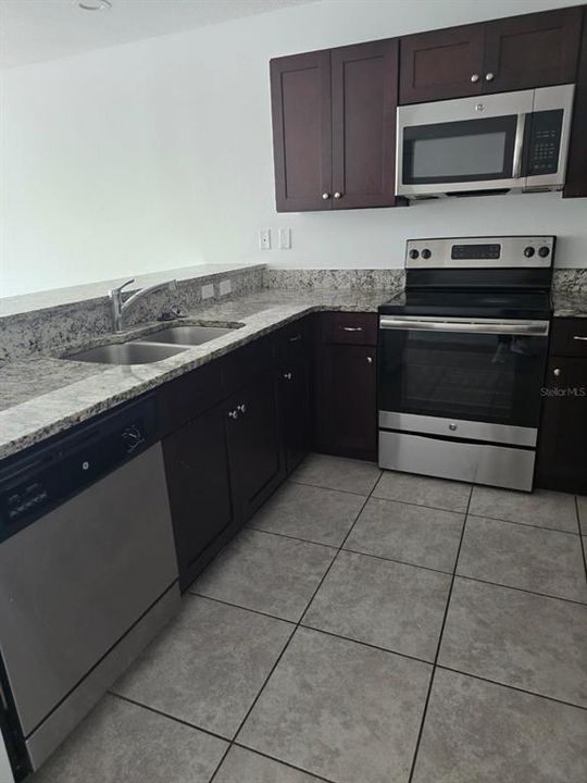 For Rent: $1,775 (3 beds, 2 baths, 1100 Square Feet)