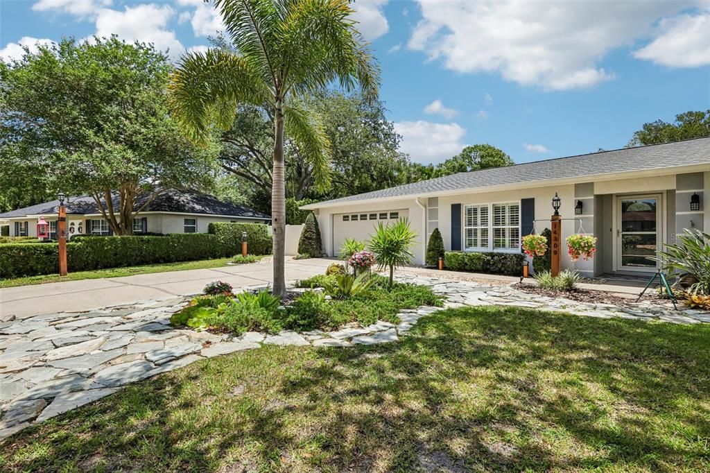 Activo con contrato: $599,000 (4 camas, 2 baños, 2168 Pies cuadrados)