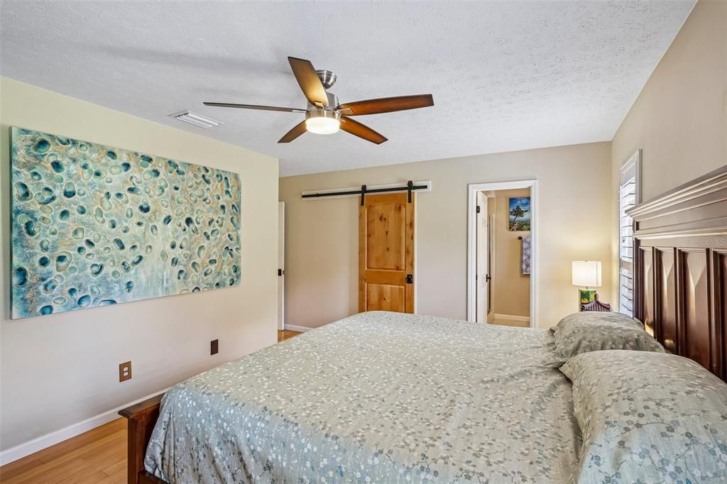 Activo con contrato: $599,000 (4 camas, 2 baños, 2168 Pies cuadrados)