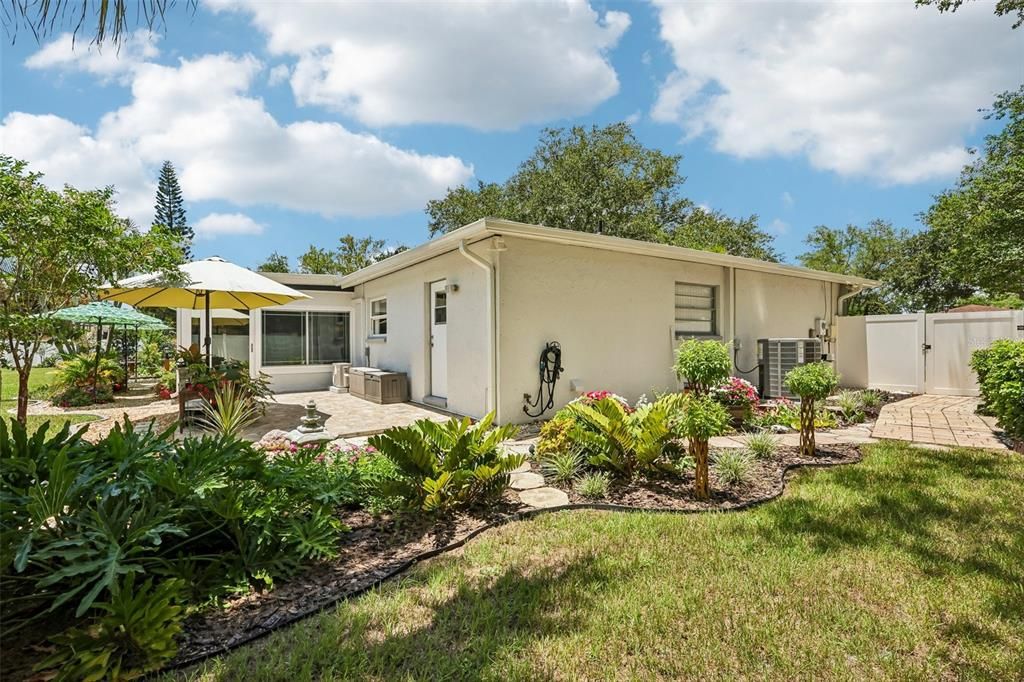 Activo con contrato: $599,000 (4 camas, 2 baños, 2168 Pies cuadrados)
