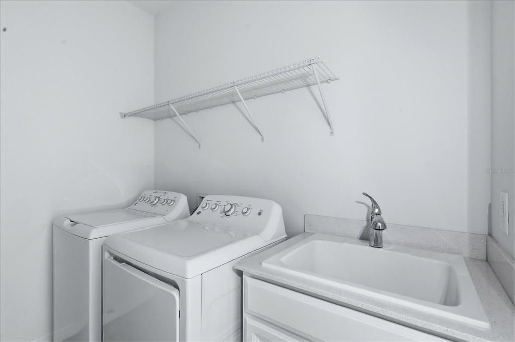 В аренду: $3,800 (2 спален, 2 ванн, 1798 Квадратных фут)