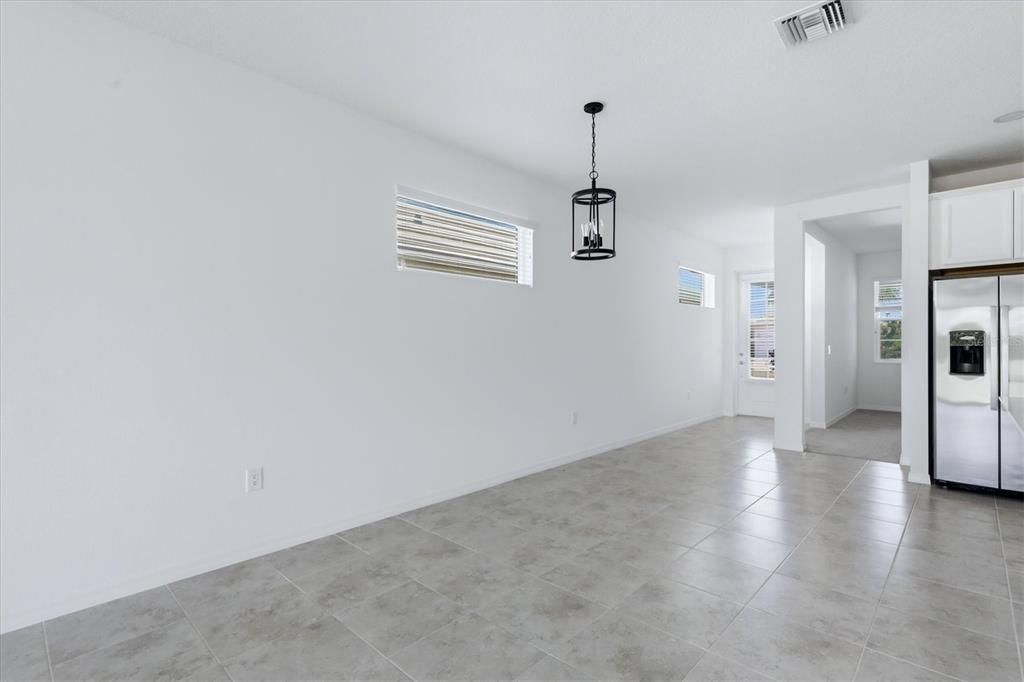 В аренду: $3,800 (2 спален, 2 ванн, 1798 Квадратных фут)