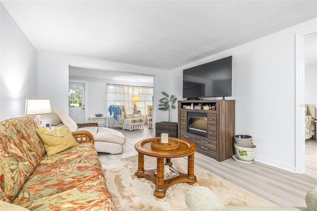 En Venta: $69,900 (2 camas, 2 baños, 1050 Pies cuadrados)