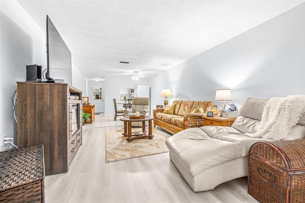En Venta: $69,900 (2 camas, 2 baños, 1050 Pies cuadrados)