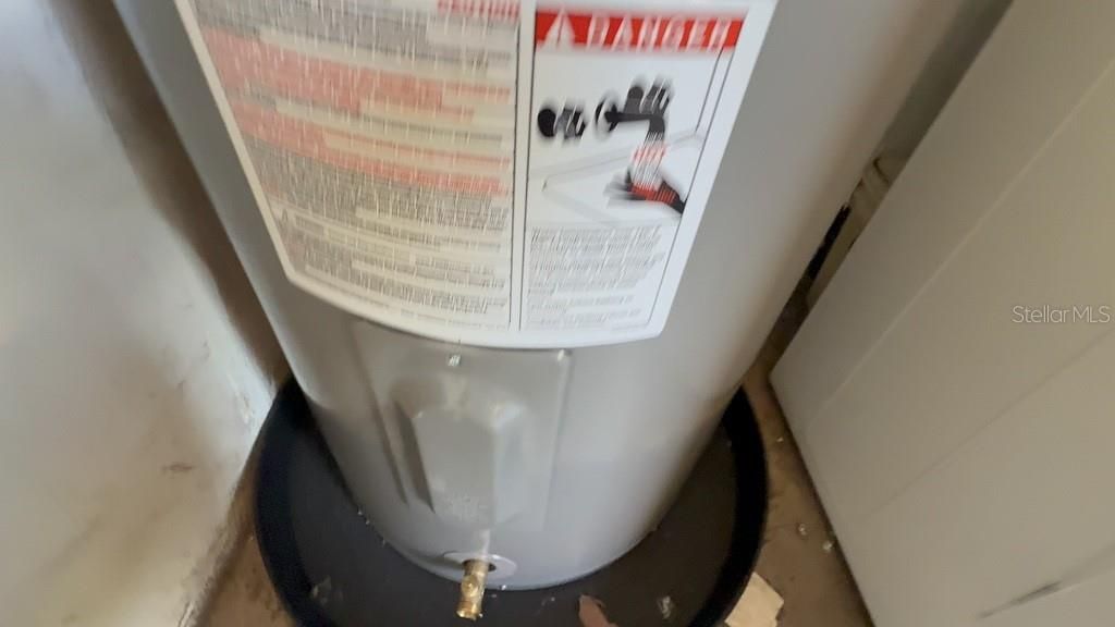 На продажу: $259,900 (4 спален, 1 ванн, 1830 Квадратных фут)