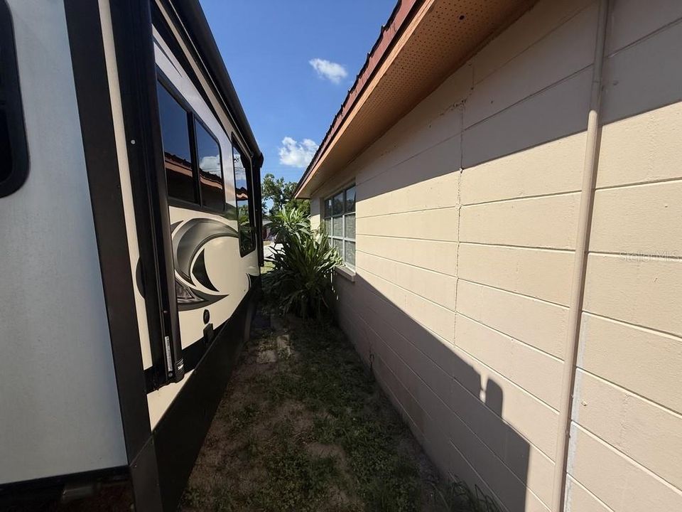 На продажу: $259,900 (4 спален, 1 ванн, 1830 Квадратных фут)