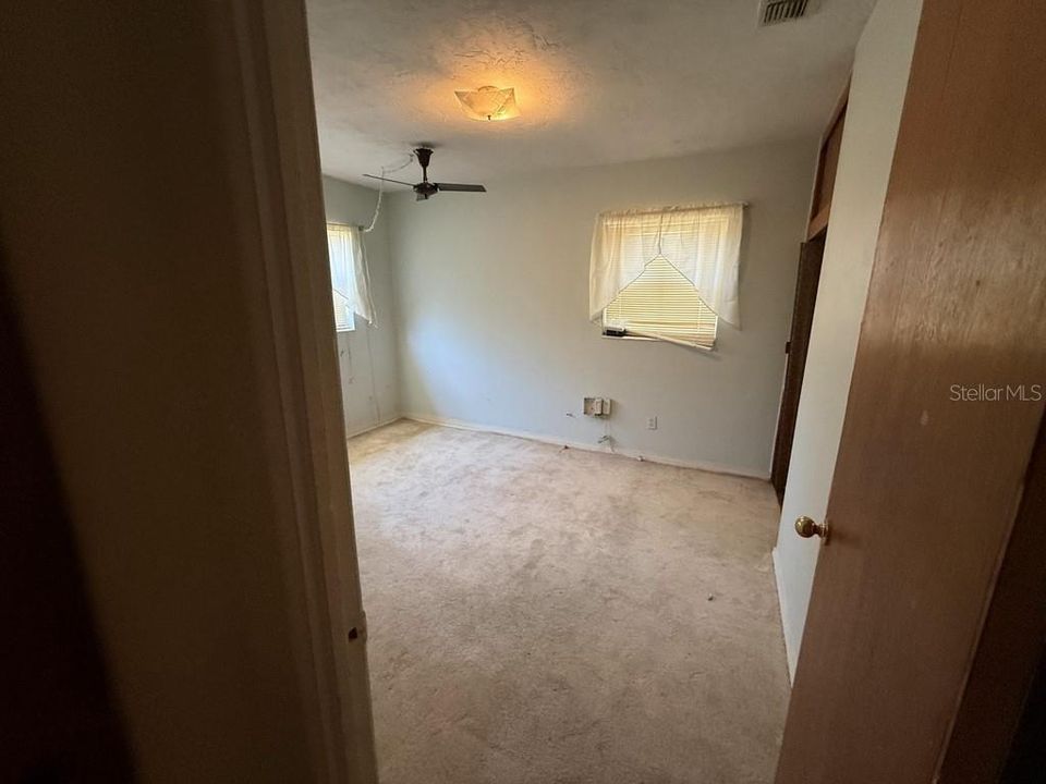 На продажу: $259,900 (4 спален, 1 ванн, 1830 Квадратных фут)