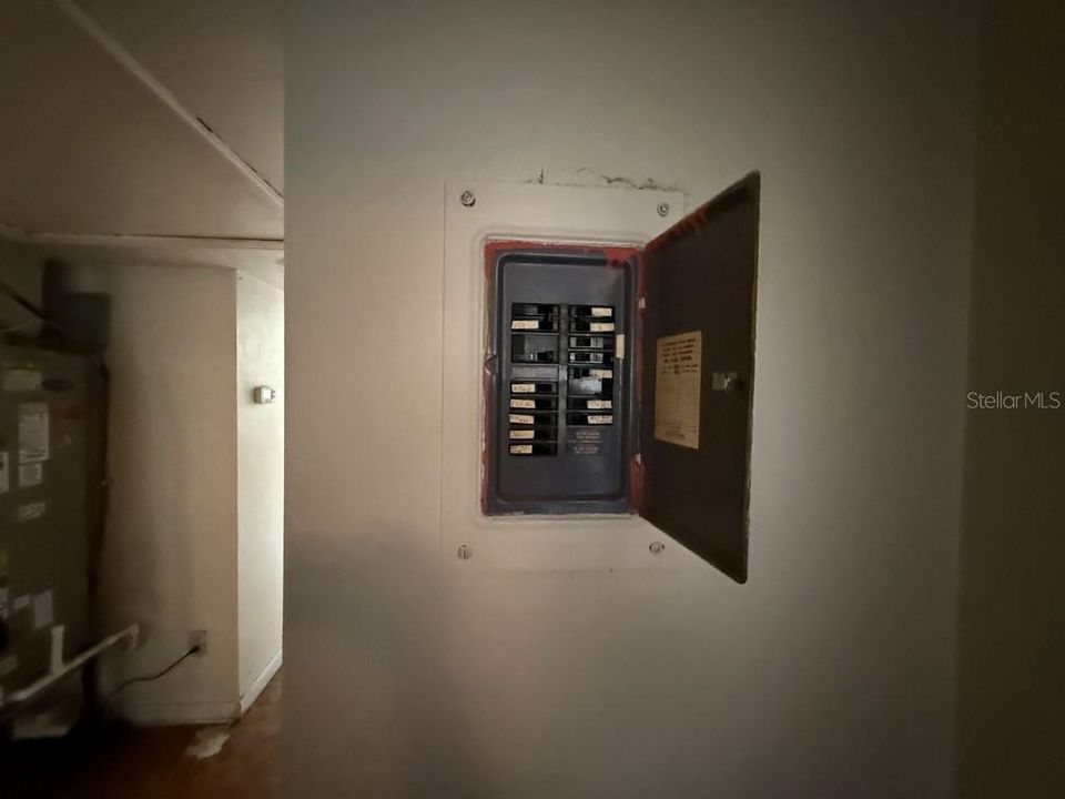 На продажу: $259,900 (4 спален, 1 ванн, 1830 Квадратных фут)