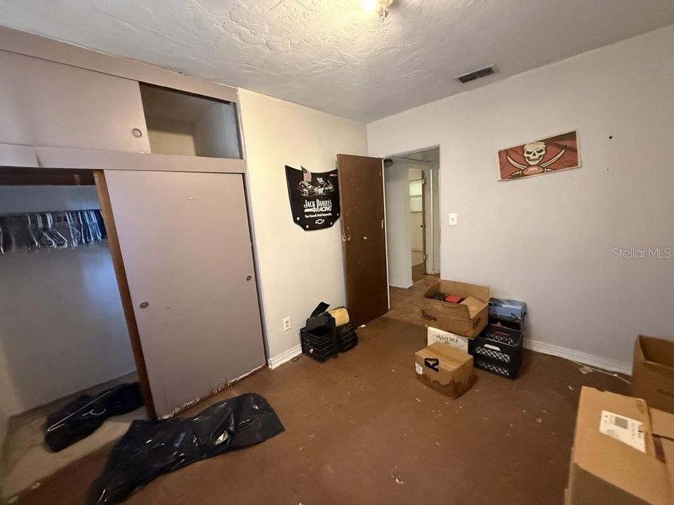 На продажу: $259,900 (4 спален, 1 ванн, 1830 Квадратных фут)
