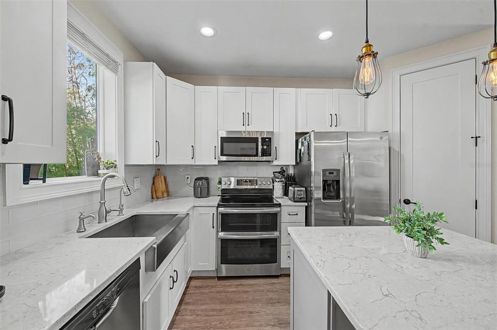 For Sale: $525,000 (3 beds, 3 baths, 1459 Square Feet)
