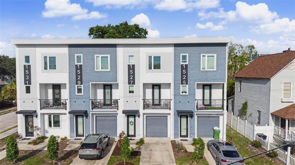 For Sale: $525,000 (3 beds, 3 baths, 1459 Square Feet)