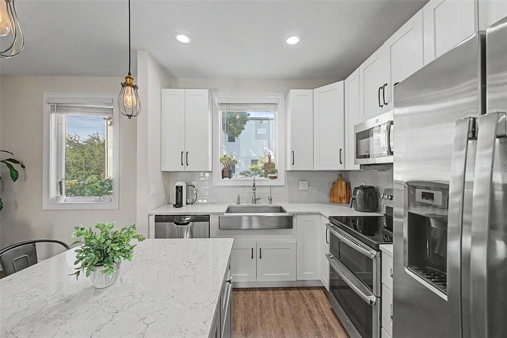 For Sale: $525,000 (3 beds, 3 baths, 1459 Square Feet)