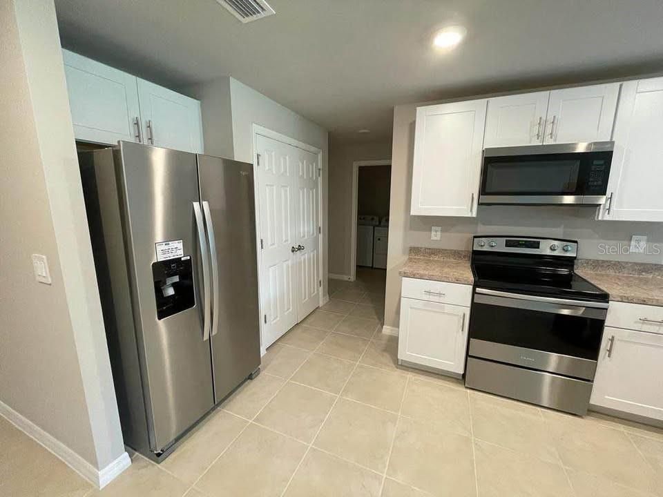 For Rent: $1,980 (3 beds, 2 baths, 1400 Square Feet)