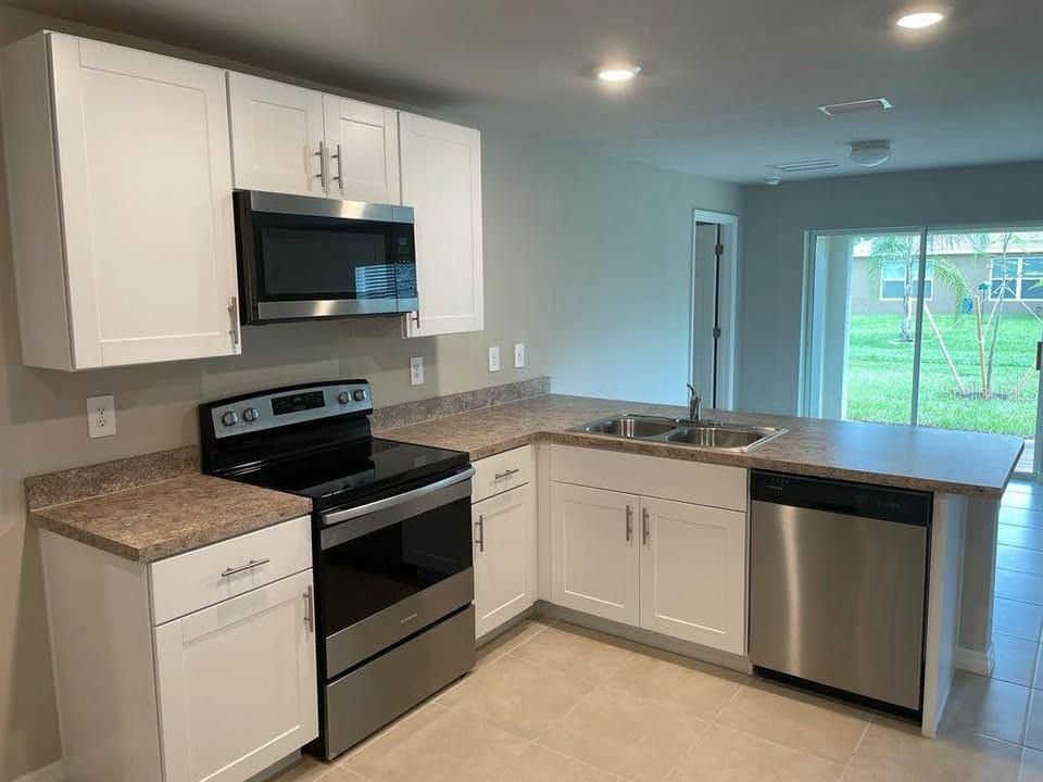 For Rent: $1,980 (3 beds, 2 baths, 1400 Square Feet)