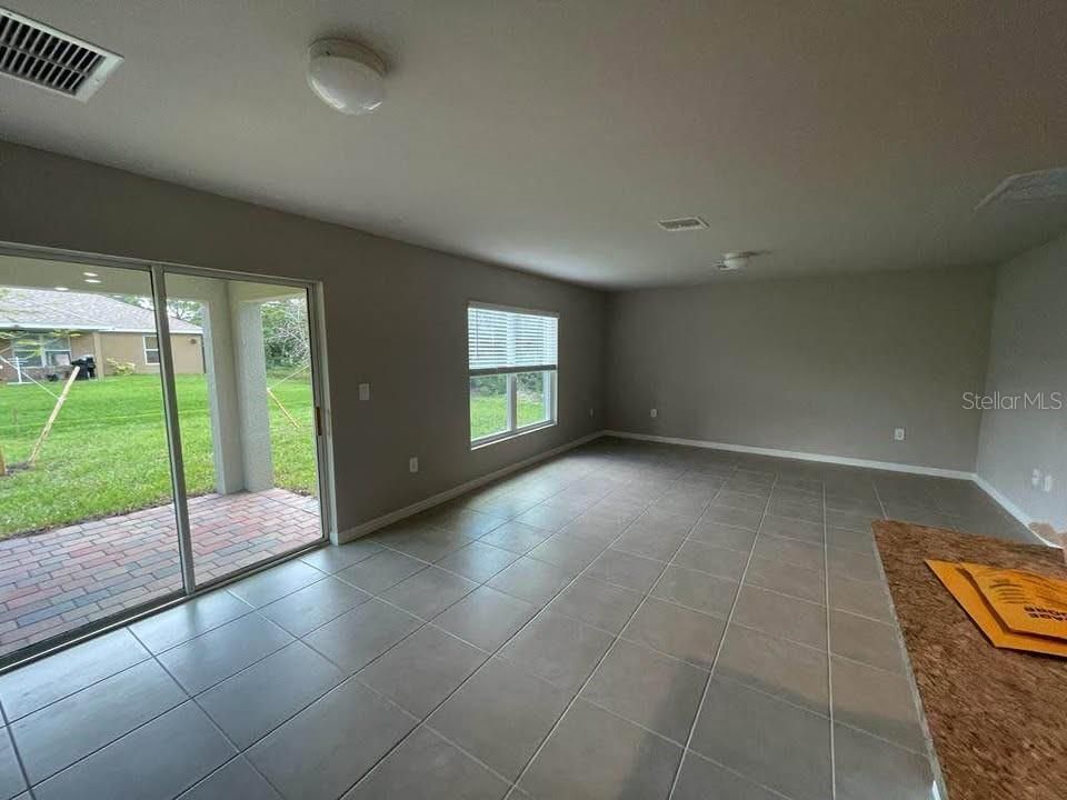 For Rent: $1,980 (3 beds, 2 baths, 1400 Square Feet)