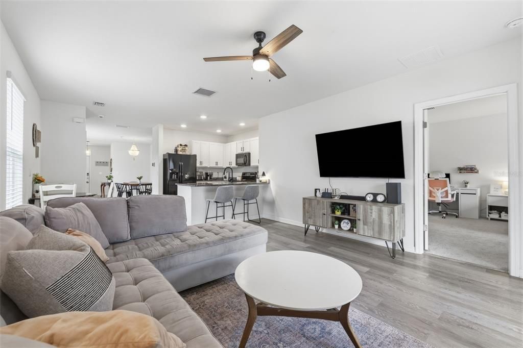 For Rent: $2,500 (3 beds, 2 baths, 1546 Square Feet)