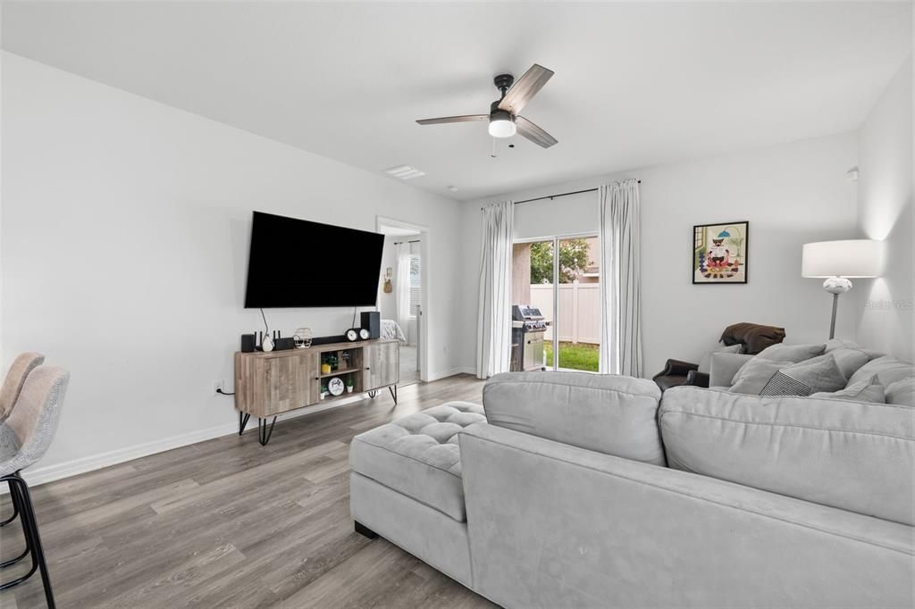 For Rent: $2,500 (3 beds, 2 baths, 1546 Square Feet)