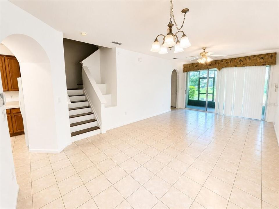 Под контрактом: $239,999 (3 спален, 3 ванн, 1504 Квадратных фут)