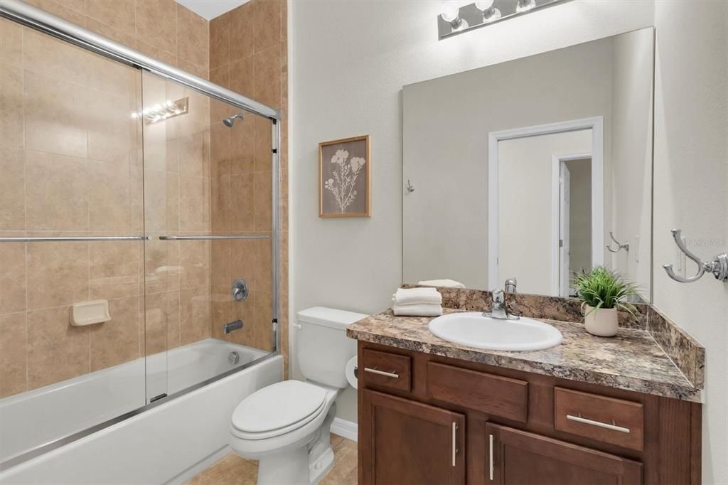 Activo con contrato: $265,900 (2 camas, 2 baños, 1254 Pies cuadrados)