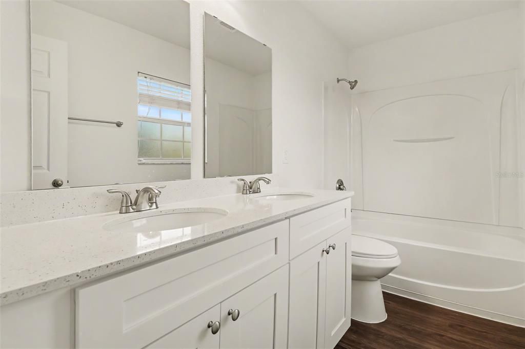 For Sale: $474,900 (5 beds, 2 baths, 3040 Square Feet)