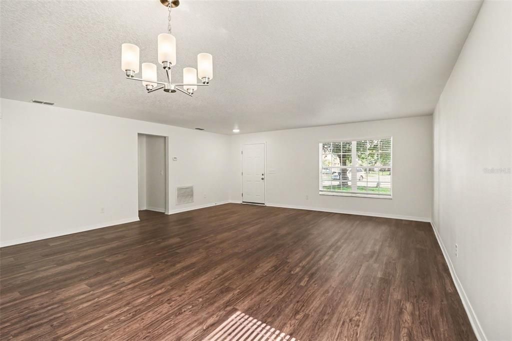 For Sale: $474,900 (5 beds, 2 baths, 3040 Square Feet)