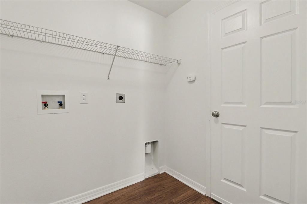 For Sale: $474,900 (5 beds, 2 baths, 3040 Square Feet)